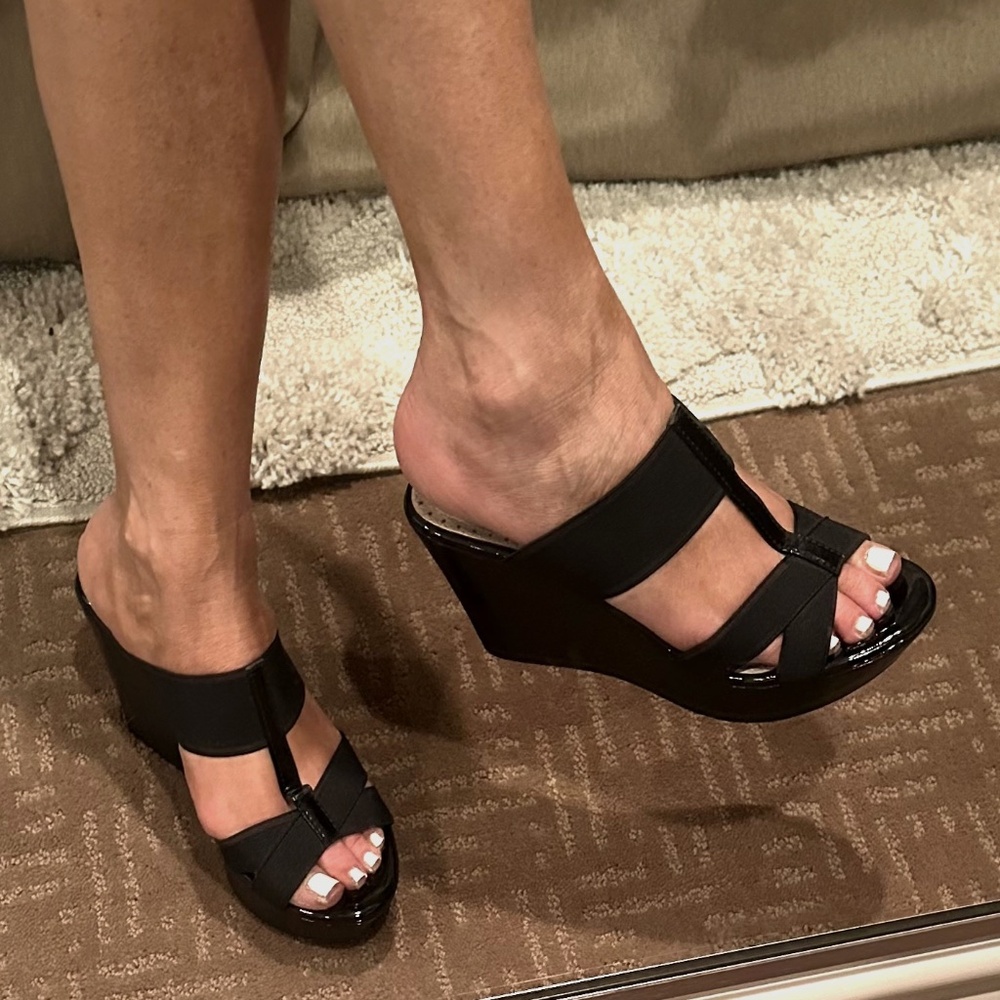Charles by Charles David Platform Wedge Sandal - Picture 2 of 4